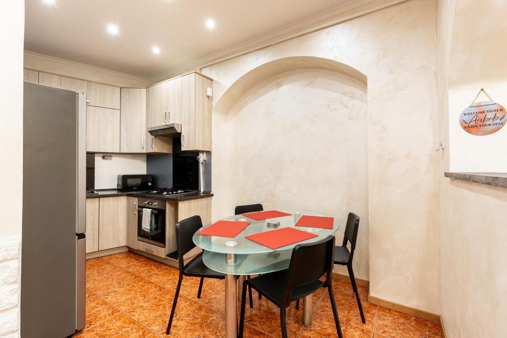 Mari&Emi Flat In Corvin Apartment Budapest Bagian luar foto