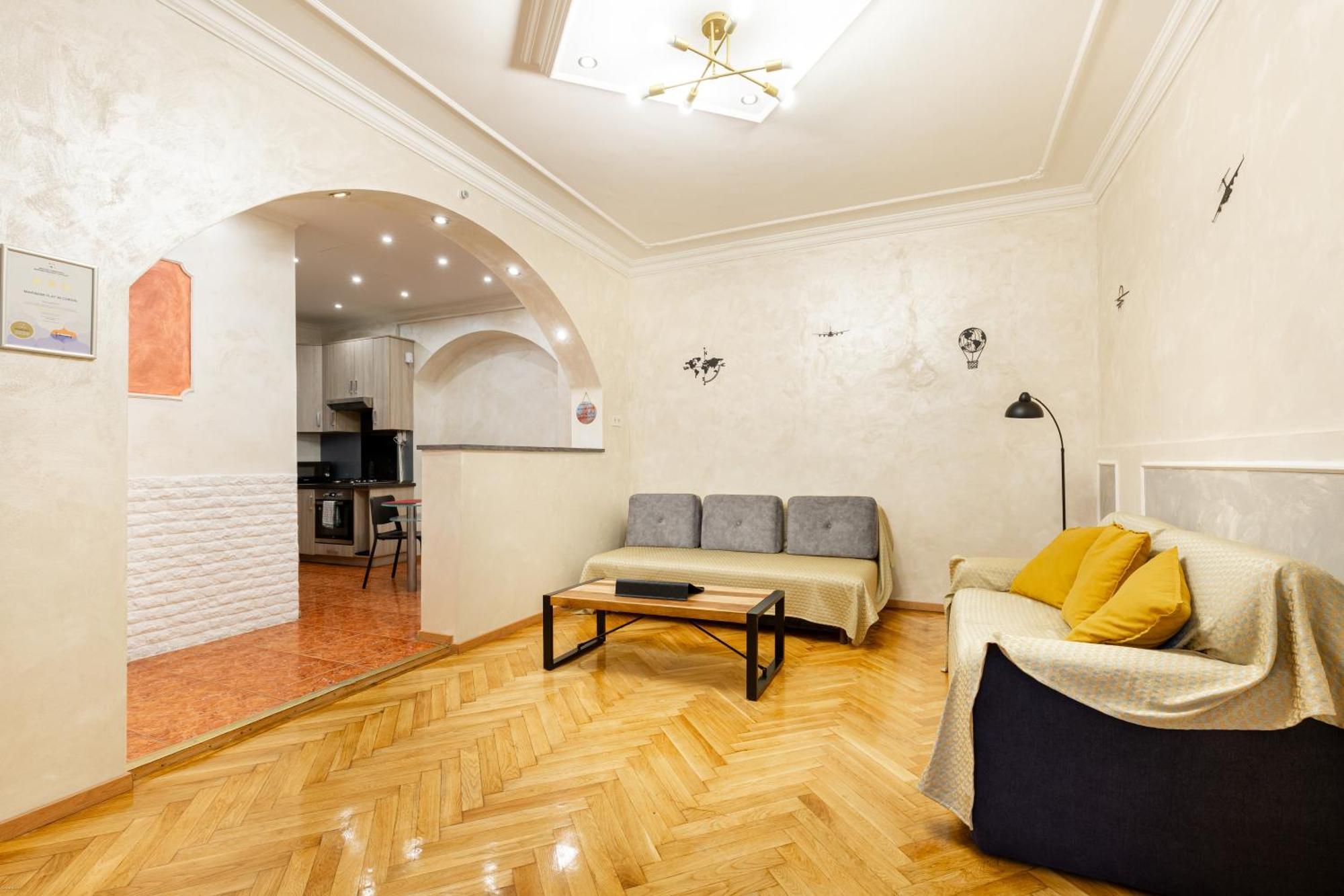 Mari&Emi Flat In Corvin Apartment Budapest Bagian luar foto
